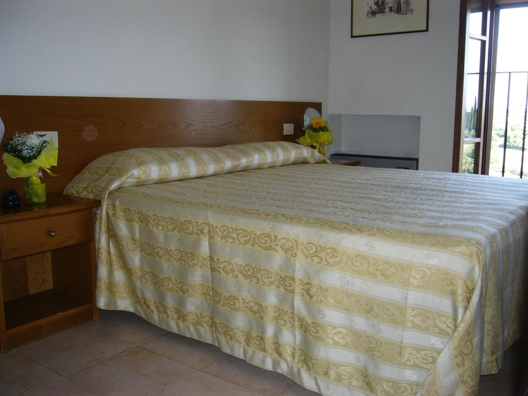 Albergo La Foresteria Беттолле Экстерьер фото