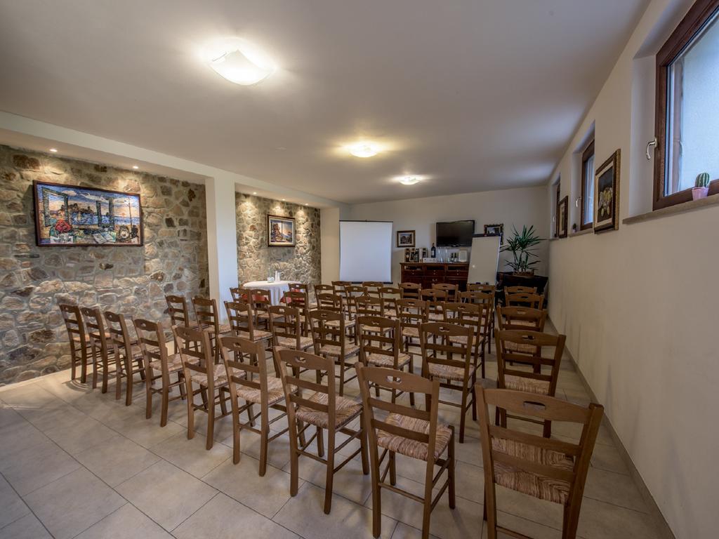 Albergo La Foresteria Беттолле Экстерьер фото
