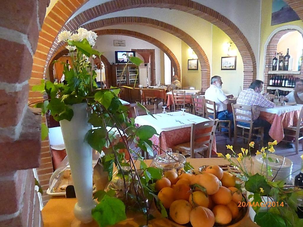 Albergo La Foresteria Беттолле Экстерьер фото